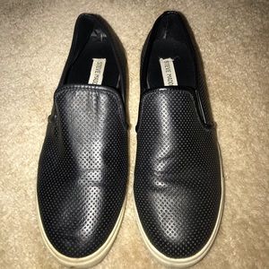 Steve Madden slip ons